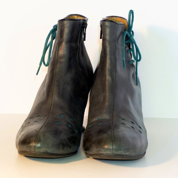 JOHN FLUEVOG Enchanting Noir Black Heeled Ankle Boot NIB - Picture 2 of 5